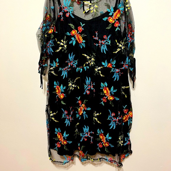 Simply Be Dresses & Skirts - 🎉HP🎉 Simply Be Sheer Floral Embroidered Dress w/ Black Slip and Ruched Sleeves